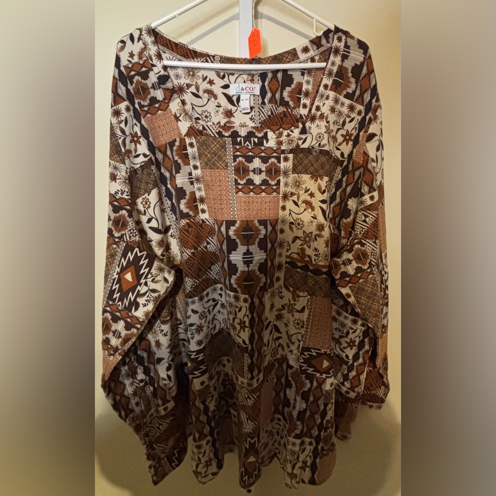 Women's Geometric Patterned Tunic-Size 5x